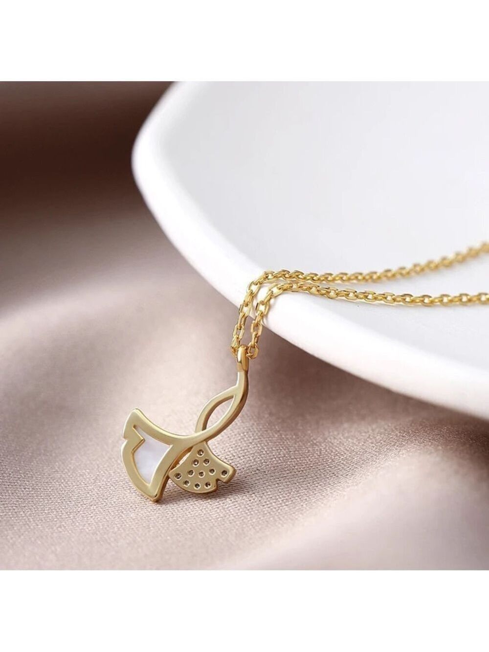 18k Gold over Sterling silver Ginkgo Leaf Shell MOP Fan-Shaped Necklace - Picture 2 of 6